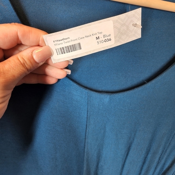 NWT Stitchfix 41 hawthorn Milano twist-front crew neck knit top. - Picture 4 of 8
